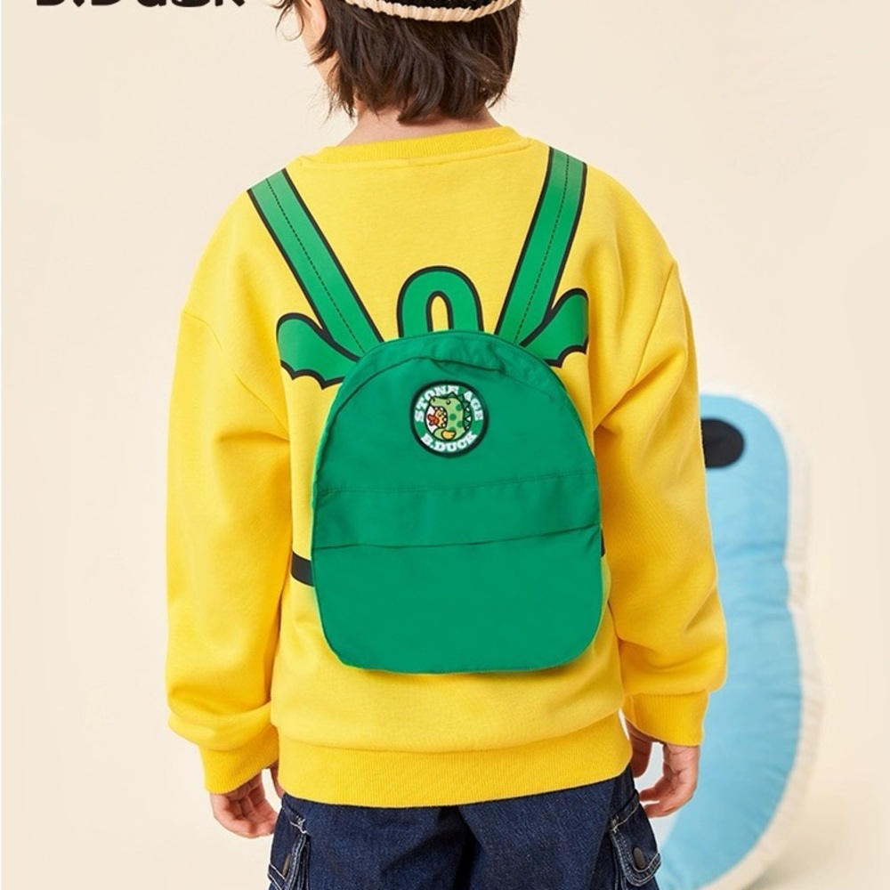 Brand new sweater.size 7-8